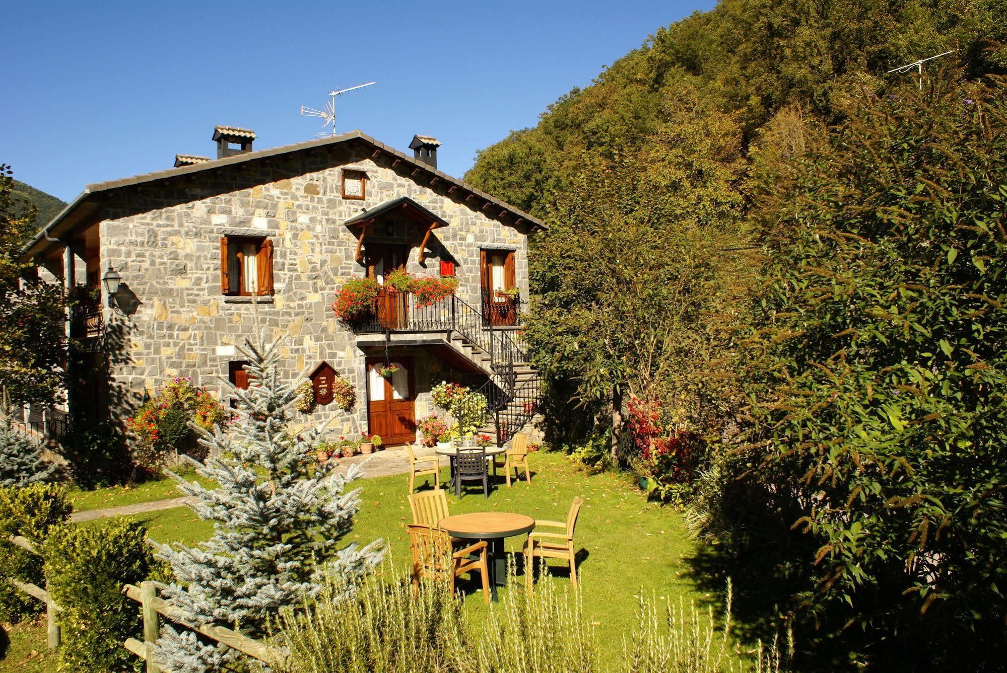 Casa Martin Ordesa Guest House Sarvisé Екстериор снимка