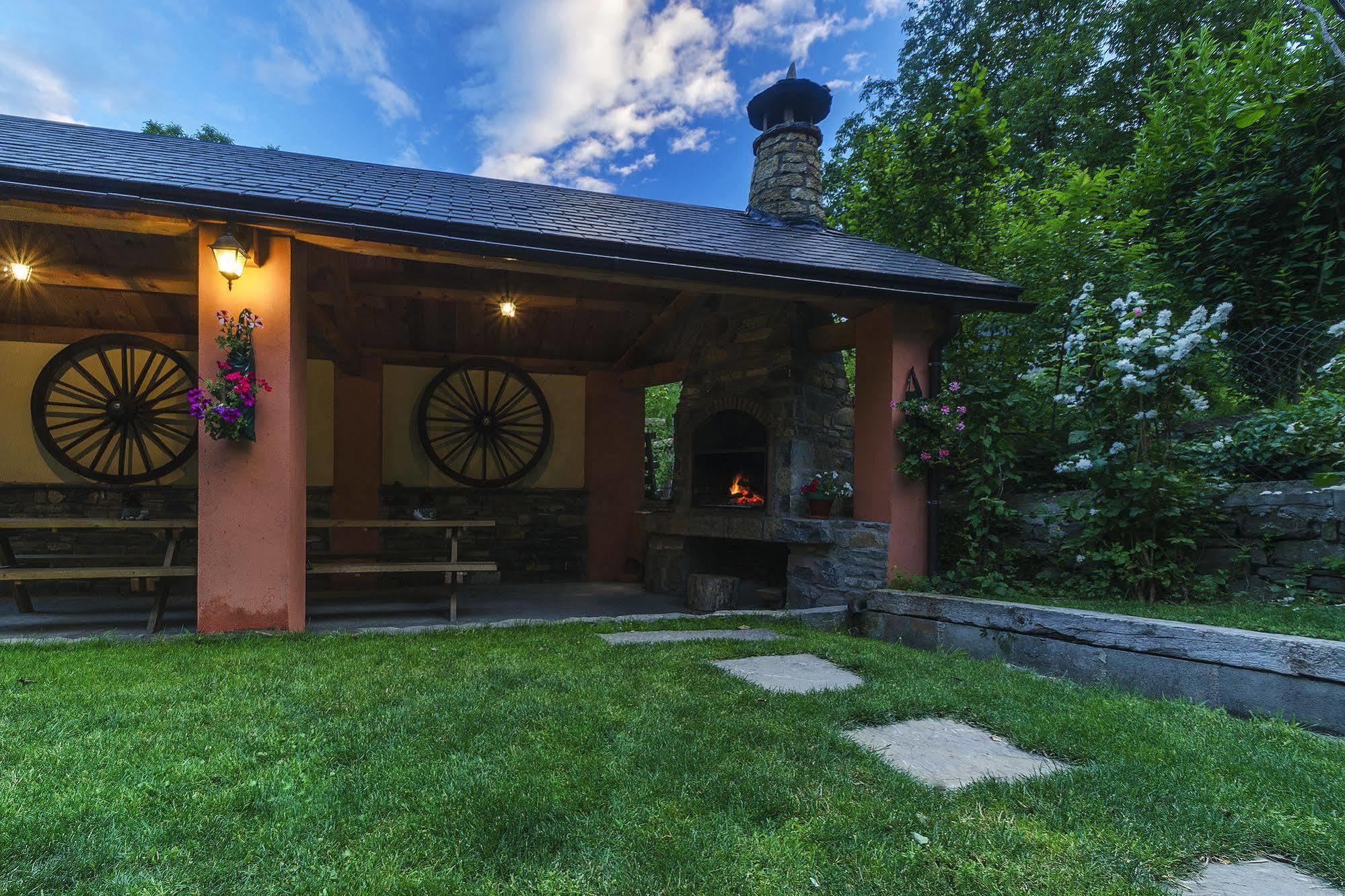 Casa Martin Ordesa Guest House Sarvisé Екстериор снимка