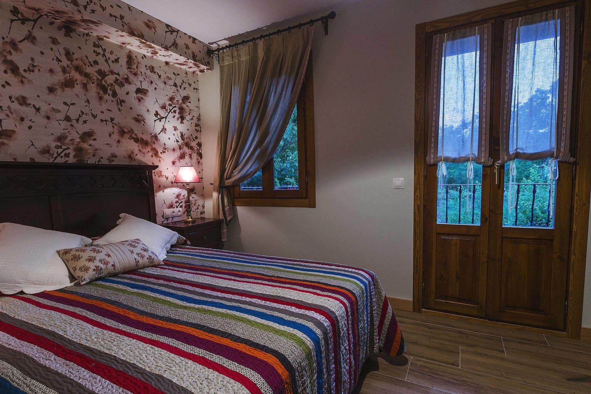 Casa Martin Ordesa Guest House Sarvisé Екстериор снимка